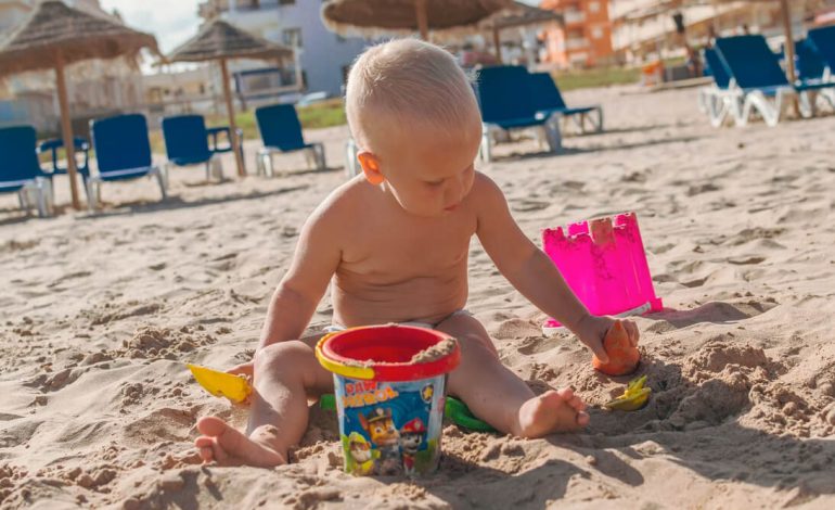 Zabawki, które warto zabrać na plażę