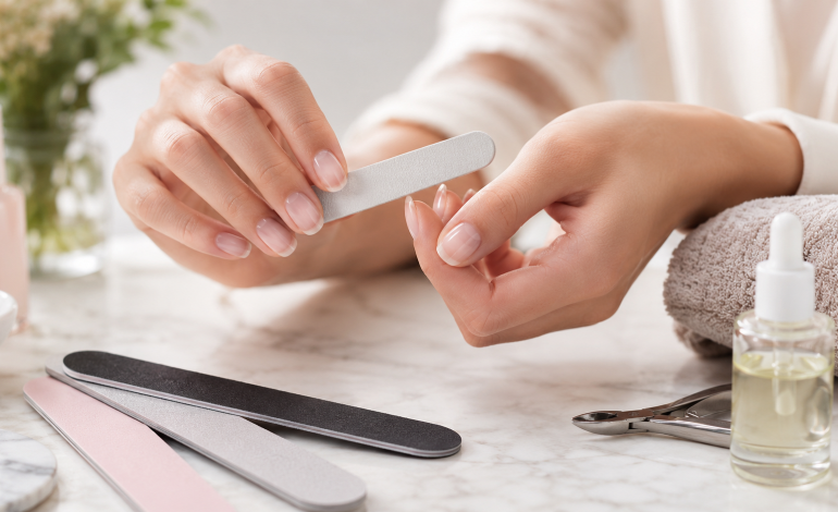 Pilniczki do paznokci – niepozorne akcesorium, które decyduje o efekcie manicure